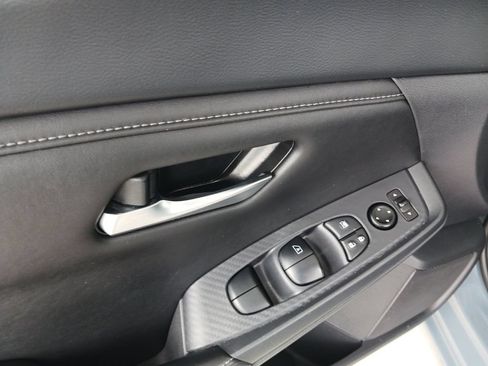 Used 2025 Nissan Sentra SV FWD image 28