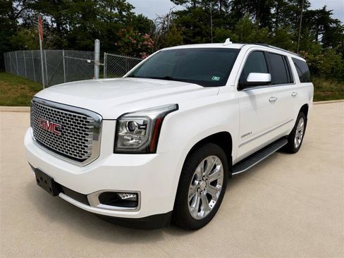 Used 2016 GMC Yukon XL Denali w/ Open Road Package AWD/4WD image 3