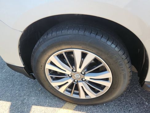 Used 2020 Nissan Pathfinder SL AWD/4WD image 18