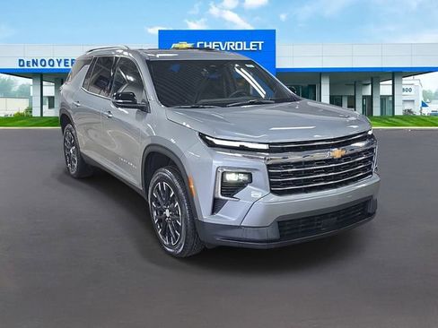 New 2026 Chevrolet Traverse LT w/ Sun and Wheel Package image 5