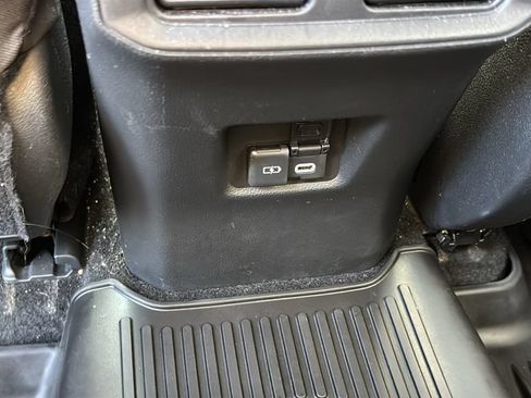 Used 2024 Toyota RAV4 XLE w/ Convenience Package AWD/4WD image 10