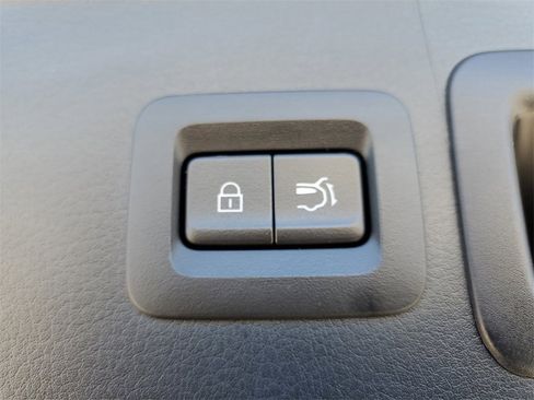 Used 2022 MAZDA CX-30 AWD 2.5 S w/ Premium Package image 9