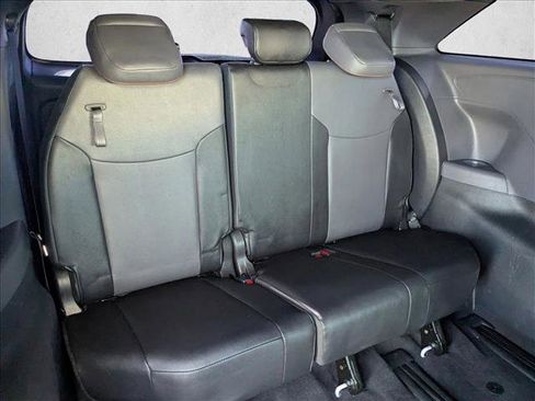 Used 2023 Toyota Sienna XSE image 20