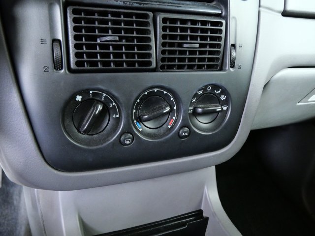 Used 2002 Ford Explorer XLT AWD/4WD image 19