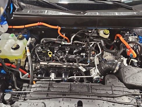 Certified 2025 Ford Maverick XLT w/ Equipment Group 301A AWD/4WD image 24