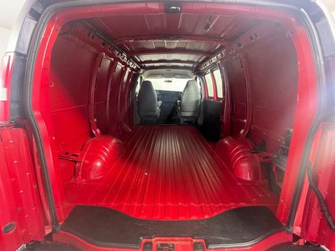 Used 2009 Chevrolet Express 1500 RWD image 7