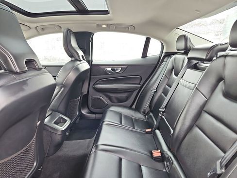Used 2024 Volvo S60 B5 Core image 27
