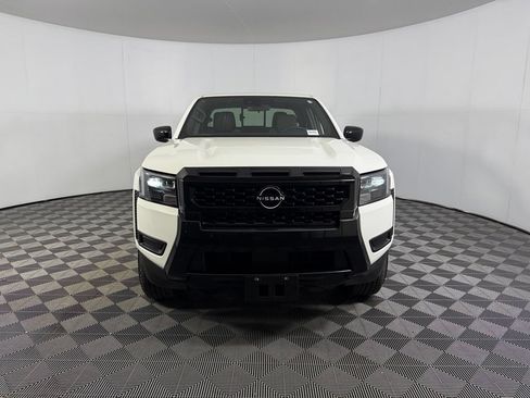 Used 2026 Nissan Frontier SV w/ Tow Package RWD image 3