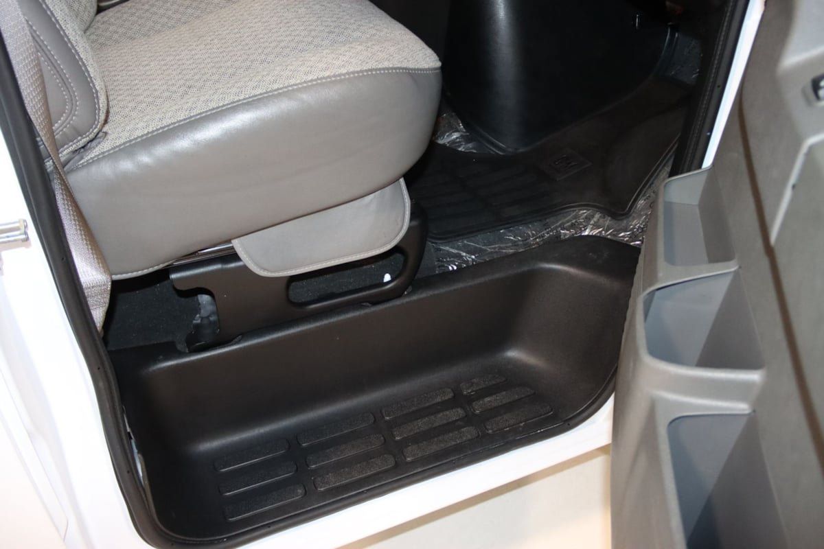 Used 2025 Chevrolet Express 3500 LT w/ LT Preferred Equipment Group RWD image 49