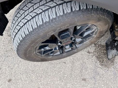 Used 2025 Nissan Armada PRO-4X w/ Pro-4X Premium Package image 33