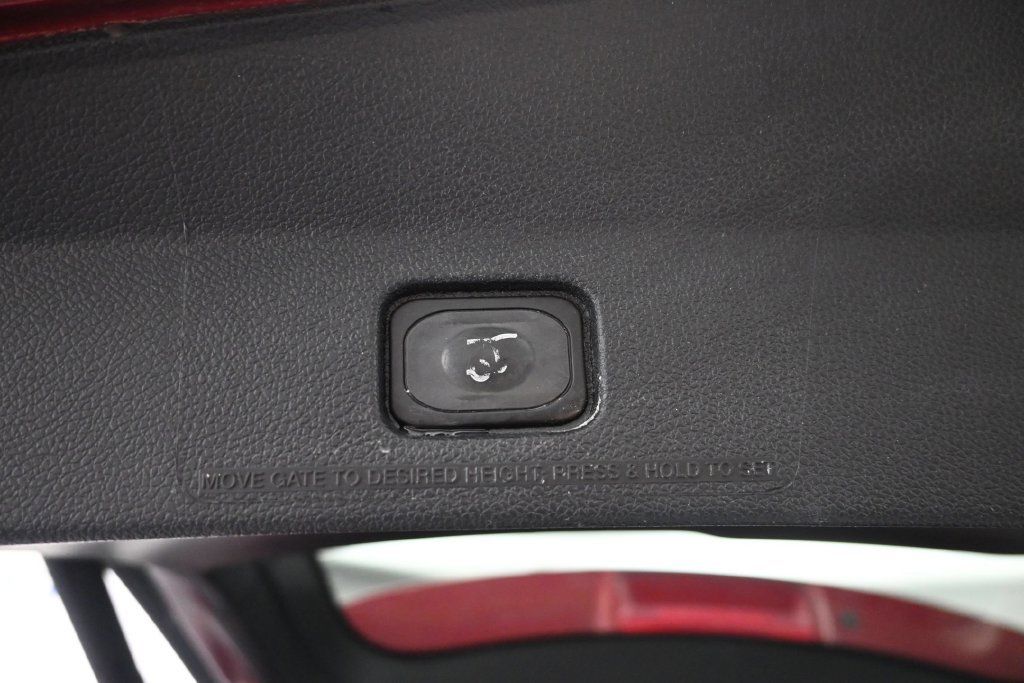 Used 2016 Ford Explorer XLT w/ Equipment Group 202A FWD image 12