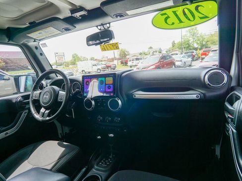 Used 2015 Jeep Wrangler Unlimited Sahara w/ Connectivity Group AWD/4WD image 14