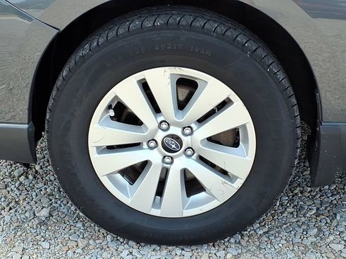 Used 2019 Subaru Outback 2.5i Premium AWD/4WD image 12
