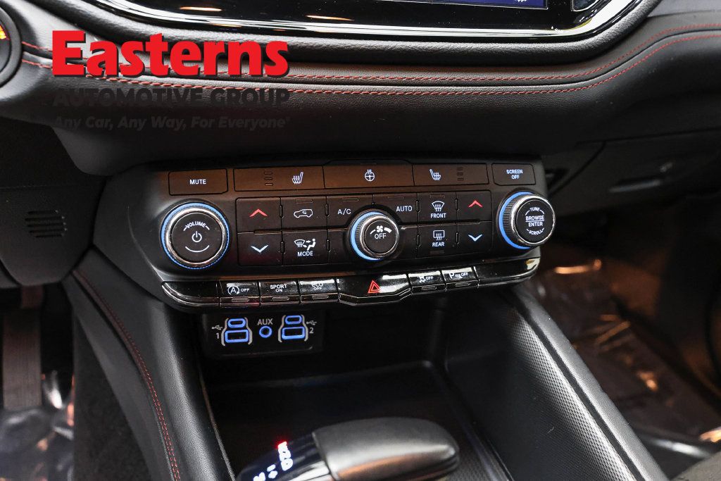 Used 2025 Dodge Durango GT RWD image 22