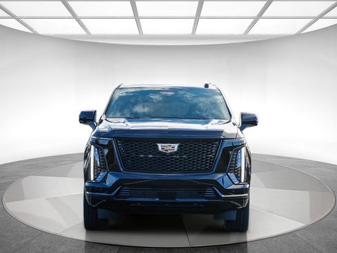 Used 2025 Cadillac Escalade Sport w/ Touring Package image 6