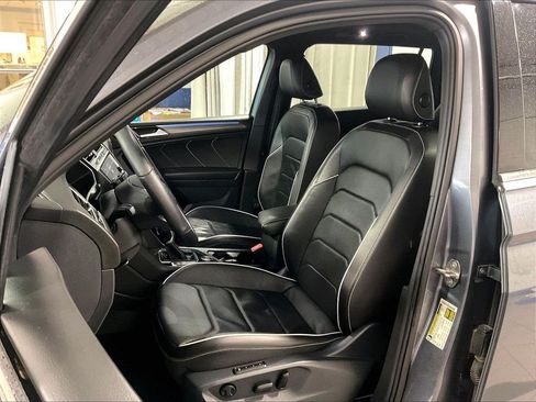Used 2022 Volkswagen Tiguan SEL R-Line AWD/4WD image 10