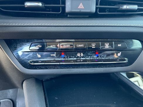 Certified 2022 Buick Envision Preferred FWD image 12
