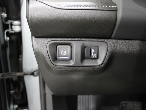 Used 2023 GMC Acadia SLT w/ Elevation Edition image 11