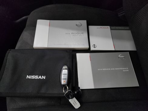 Used 2016 Nissan Rogue SV image 47