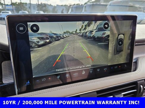 Used 2023 Lincoln Corsair Standard w/ Equipment Group 101A image 28