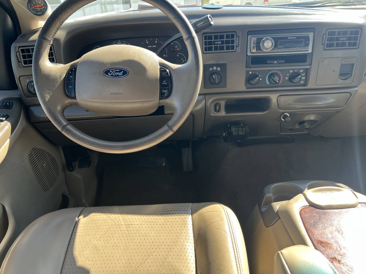 Used 2003 Ford F250 Lariat AWD/4WD image 7