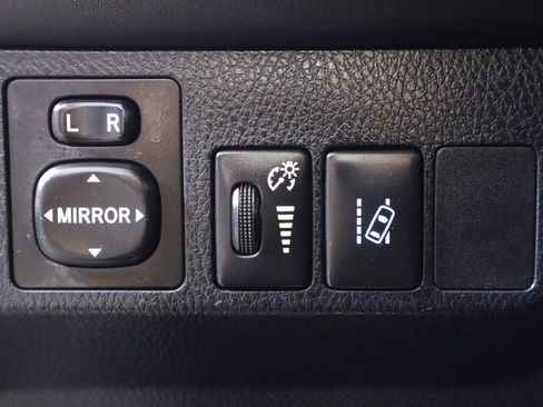 Used 2017 Toyota RAV4 XLE AWD/4WD image 10