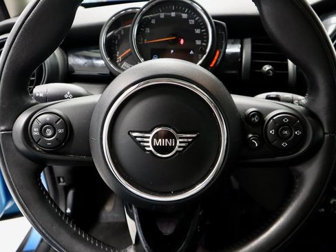 Used 2019 MINI Cooper 4-Door Hardtop w/ Signature Upholstery Package image 33