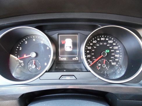 Used 2018 Volkswagen Tiguan SE AWD/4WD image 13