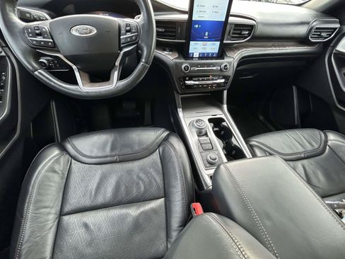 Used 2020 Ford Explorer Platinum w/ Premium Technology Package AWD/4WD image 15