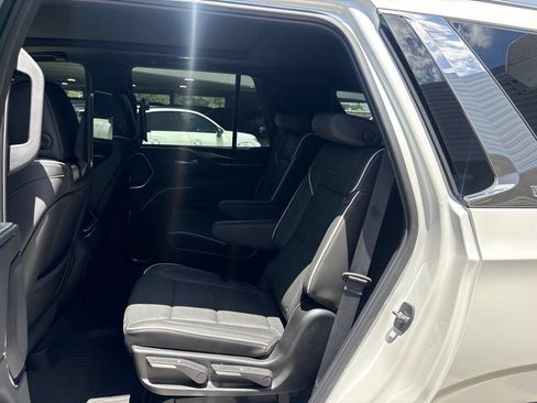 Used 2024 Cadillac Escalade Premium Luxury w/ Performance Package AWD/4WD image 14