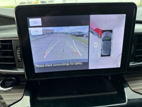 Used 2022 Ford Explorer Limited w/ Equipment Group 301A image 27