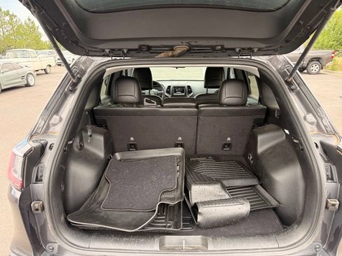Used 2020 Jeep Cherokee Latitude Plus FWD image 16
