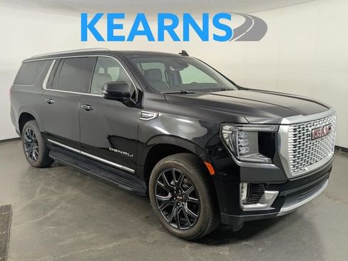 Used 2023 GMC Yukon XL Denali w/ Advanced Technology Package image 1