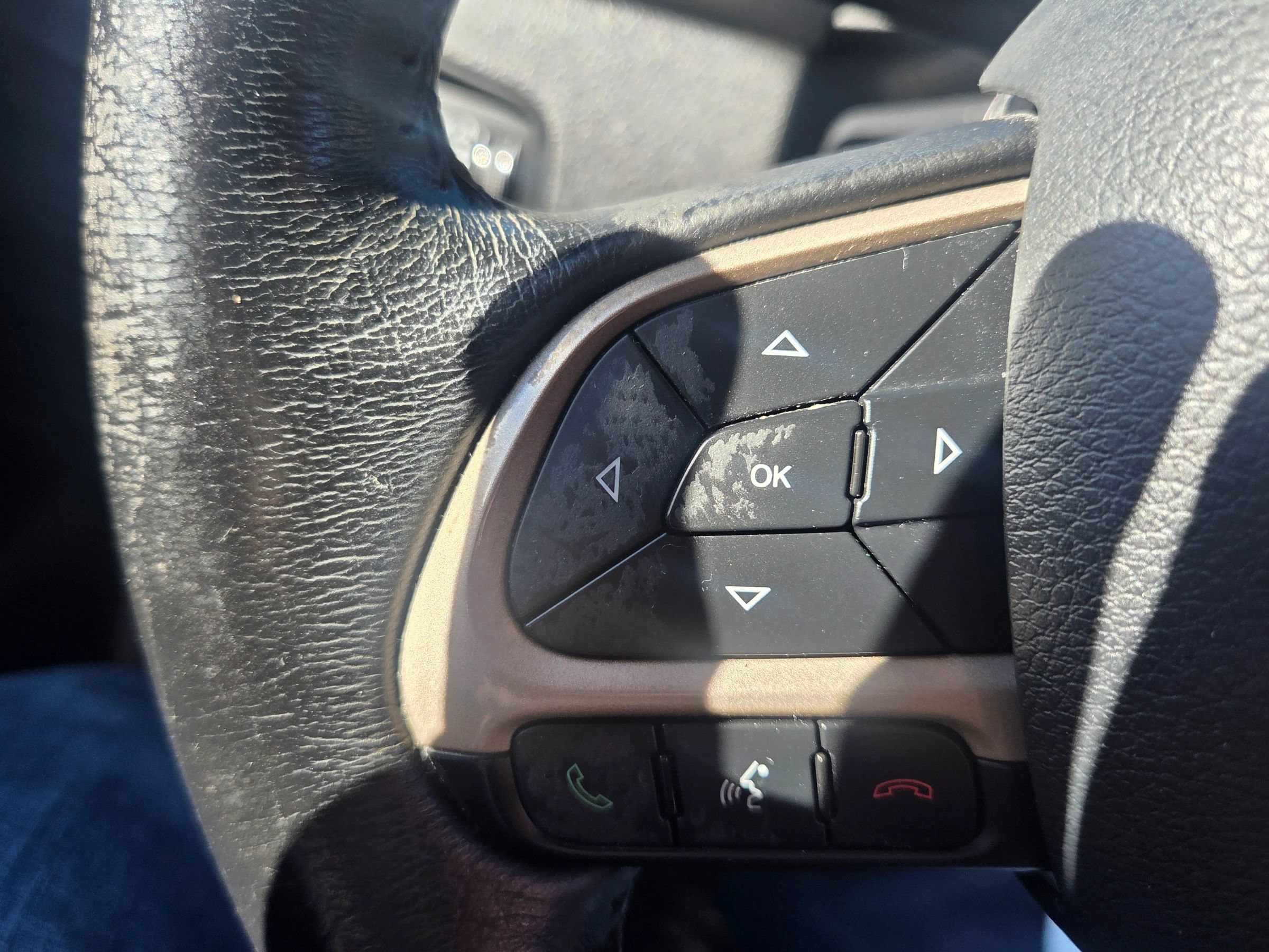 Used 2016 Jeep Renegade Latitude AWD/4WD image 14