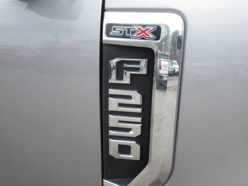 Used 2020 Ford F250 XL w/ STX Appearance Package image 6