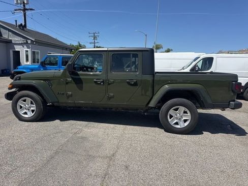 Used 2022 Jeep Gladiator Sport AWD/4WD image 8