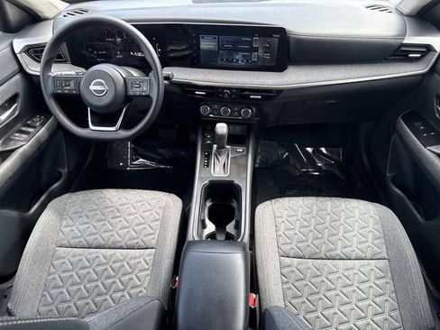Used 2025 Nissan Kicks SV image 15