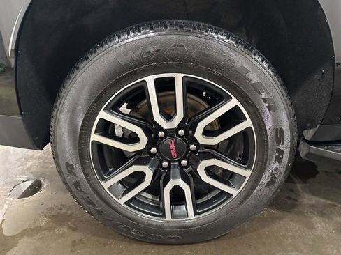 Used 2022 GMC Yukon XL AT4 image 43