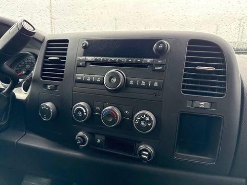 Used 2010 Chevrolet Silverado 2500 LT AWD/4WD image 16