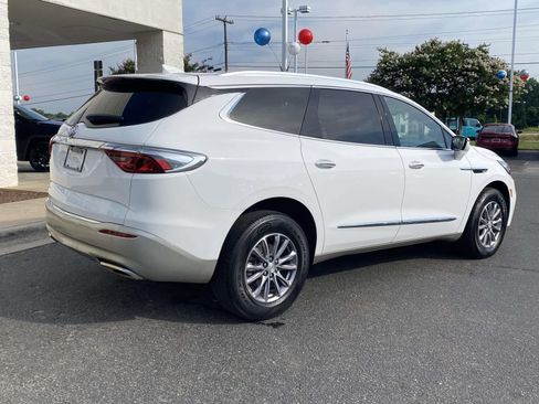 Used 2022 Buick Enclave Essence FWD image 7