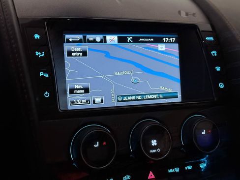 Used 2017 Jaguar F-TYPE R image 27