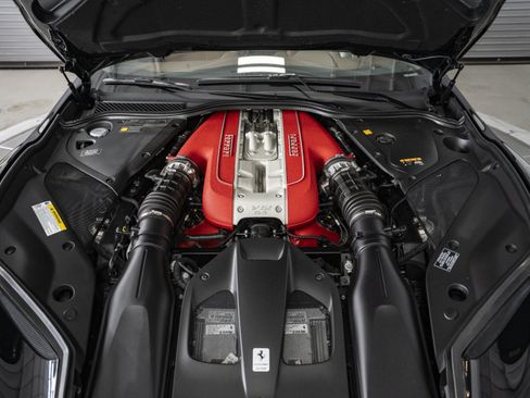 Used 2019 Ferrari 812 Superfast RWD image 46