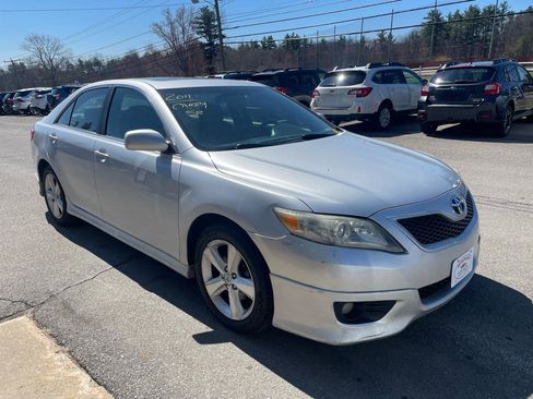 Used 2011 Toyota Camry SE w/ SE Extra-Value Pkg #1 image 3