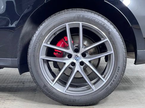 Certified 2024 Porsche Macan S AWD/4WD image 12