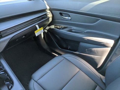 Used 2025 Nissan Murano SV image 23