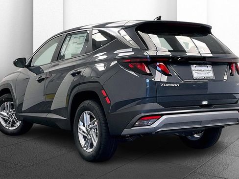 Certified 2026 Hyundai Tucson SE image 3