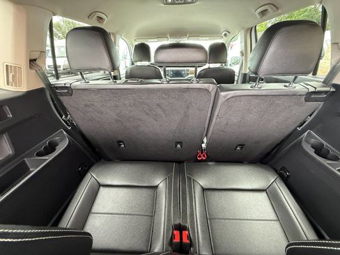 Used 2021 Volkswagen Atlas SE image 34