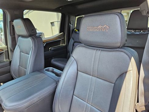 Used 2024 Chevrolet Silverado 1500 High Country w/ High Country Premium Package AWD/4WD image 23