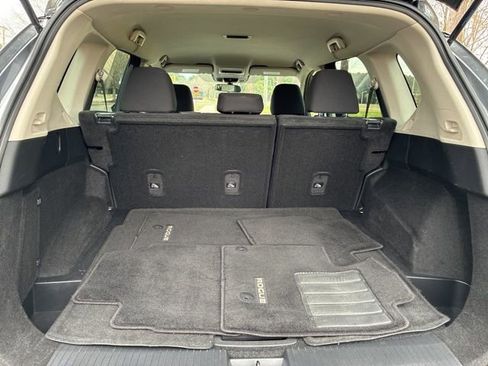 Used 2023 Nissan Rogue S image 17
