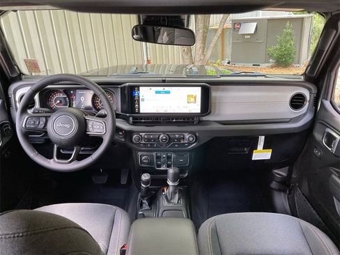 New 2025 Jeep Gladiator Sport image 19